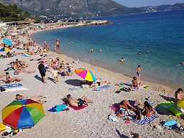 Apartments Sea Star - One Bedroom Apartment With Balcony