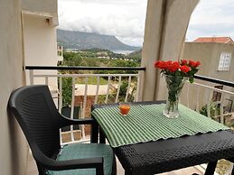 Apartments Sea Star - One Bedroom Apartment With Balcony