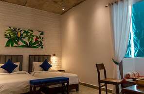 Casa Blanca LakeCity