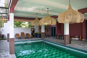 Casa Blanca LakeCity