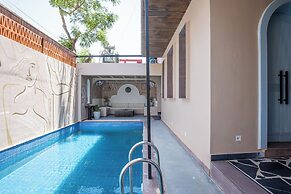 Casa Blanca LakeCity