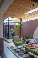 Casa Blanca LakeCity