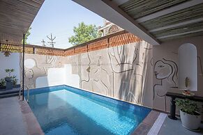 Casa Blanca LakeCity