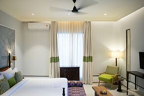 Casa Blanca LakeCity