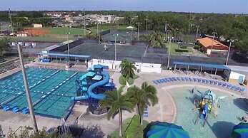 5027 Fairfield Dr - Paradise Palms 3 Bedroom Home by RedAwning