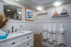 5027 Fairfield Dr - Paradise Palms 3 Bedroom Home by RedAwning