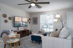 5027 Fairfield Dr - Paradise Palms 3 Bedroom Home by RedAwning