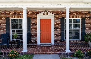 5027 Fairfield Dr - Paradise Palms 3 Bedroom Home by RedAwning