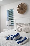 227 Mango St - La La Vista 3 Bedroom Home by RedAwning