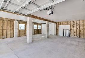 227 Mango St - La La Vista 3 Bedroom Home by RedAwning