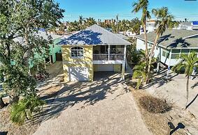 227 Mango St - La La Vista 3 Bedroom Home by RedAwning