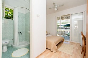 Apartments & Rooms Jokovic- Deluxe Double Room With Terrace and Pa