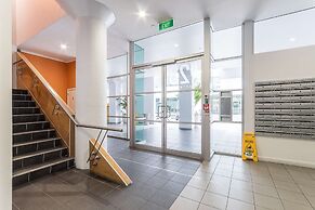 Waterfront Seaview Apt Hotel