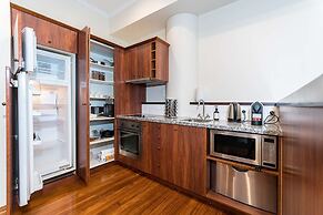 Waterfront Seaview Apt Hotel