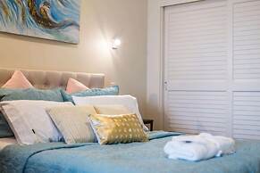 Waterfront Seaview Apt Hotel