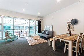 Waterfront Seaview Apt Hotel