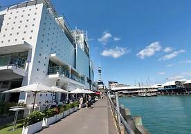 Waterfront Seaview Apt Hotel