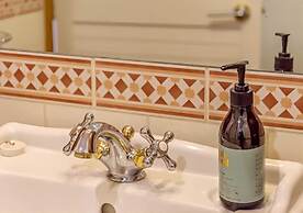 Waterfront Seaview Apt Hotel