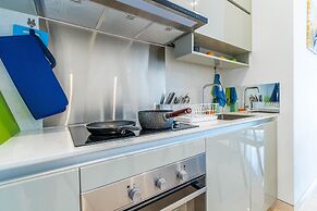 Lucentia Residence BBCC By Bedstay