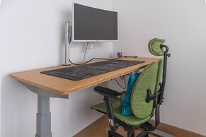 Lucentia Residence BBCC By Bedstay