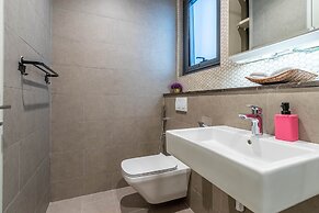 Lucentia Residence BBCC By Bedstay