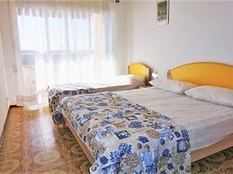 Belvilla by OYO Snug Apartment With Garden