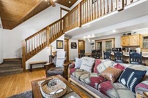 Whispering Creek - In the Heart of Ozarks, Near DT!