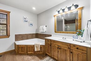 Whispering Creek - In the Heart of Ozarks, Near DT!