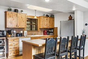 Whispering Creek - In the Heart of Ozarks, Near DT!