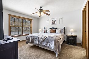 Whispering Creek - In the Heart of Ozarks, Near DT!