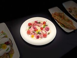 The Crown Krakow Center - Handwritten Collection ACCOR