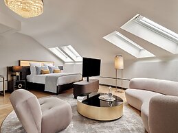 The Crown Krakow Center - Handwritten Collection ACCOR