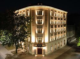 The Crown Krakow Center - Handwritten Collection ACCOR
