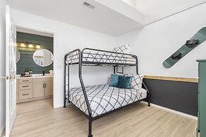 Our Landing Place - Access to Pool!