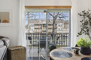 Our Landing Place - Access to Pool!