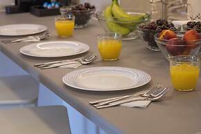 Rhodes City Center Suite