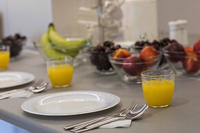 Rhodes City Center Suite