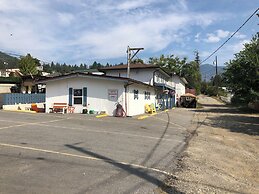 Creston Valley Motel