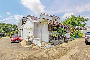 SPOT ON 92012 Homestay Grand Mahkota