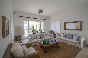 Ocean Front Luxury Villa in Golf and Beach Resort
