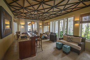 Ocean Front Luxury Villa in Golf and Beach Resort