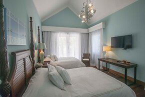 Ocean Front Luxury Villa in Golf and Beach Resort