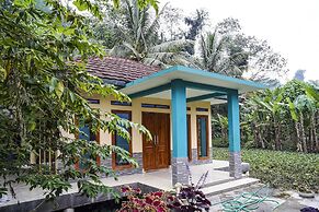 OYO Homes 90916 Eco Tourism Geopark Rajamandala Homestay Syariah