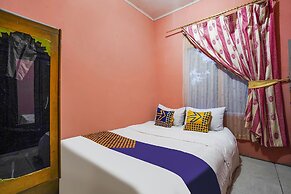 OYO Homes 90916 Eco Tourism Geopark Rajamandala Homestay Syariah