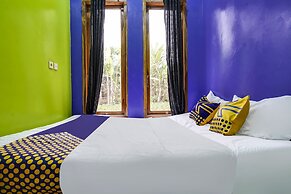 OYO Homes 90916 Eco Tourism Geopark Rajamandala Homestay Syariah