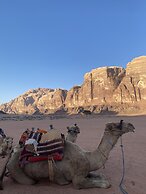 Wadi Rum Crescent