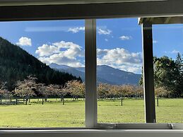 Pudding Hill Lodge & Chalets