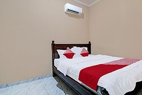 OYO 92176 Sandira Syariah