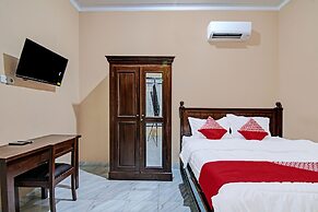 OYO 92176 Sandira Syariah