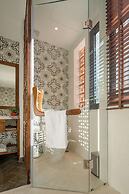 Vernalhome Boutique Danang Hotel